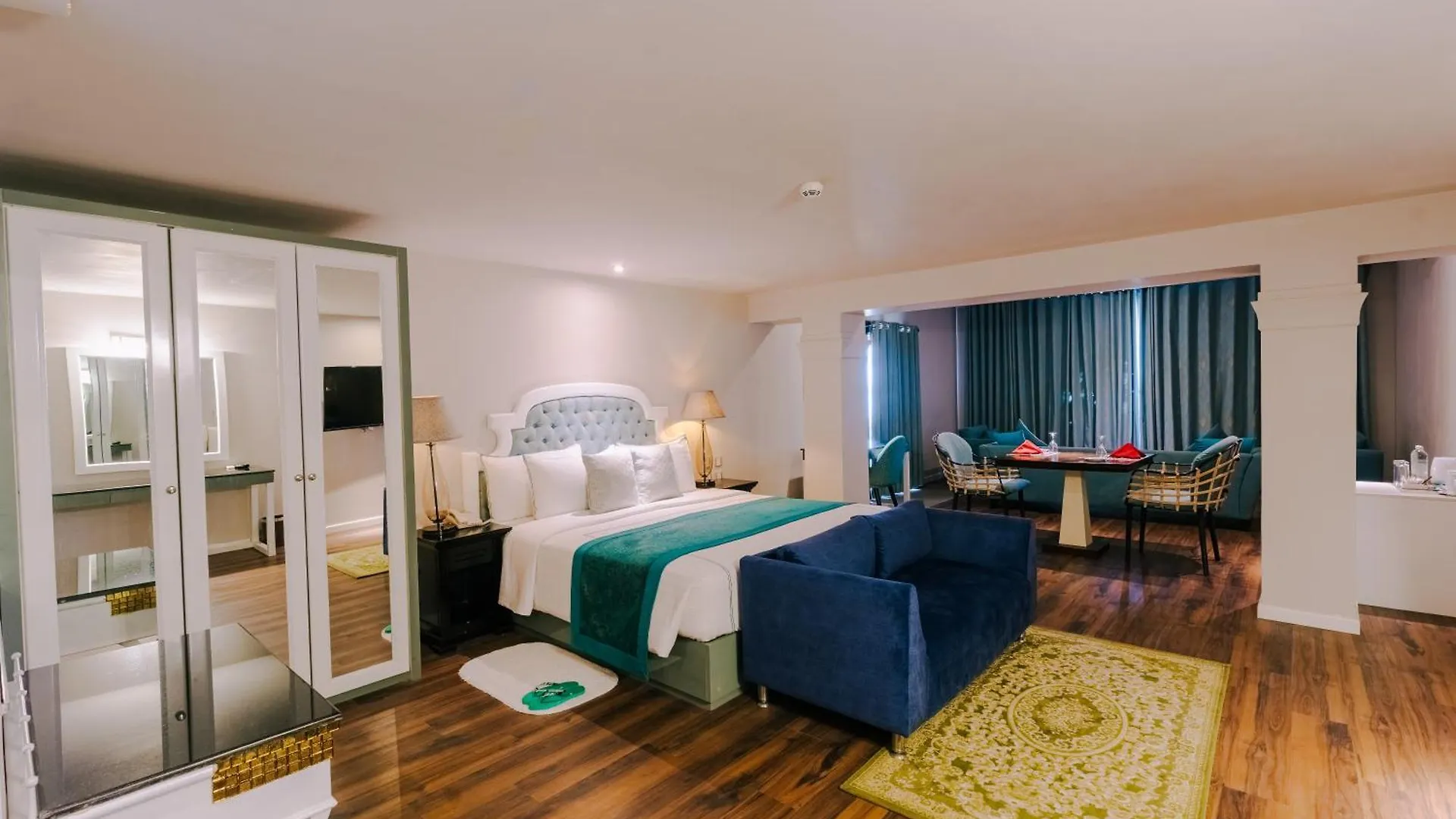 Earl'S Regent Negombo Hotel