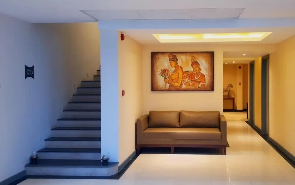 Earl'S Regent Negombo Hotel