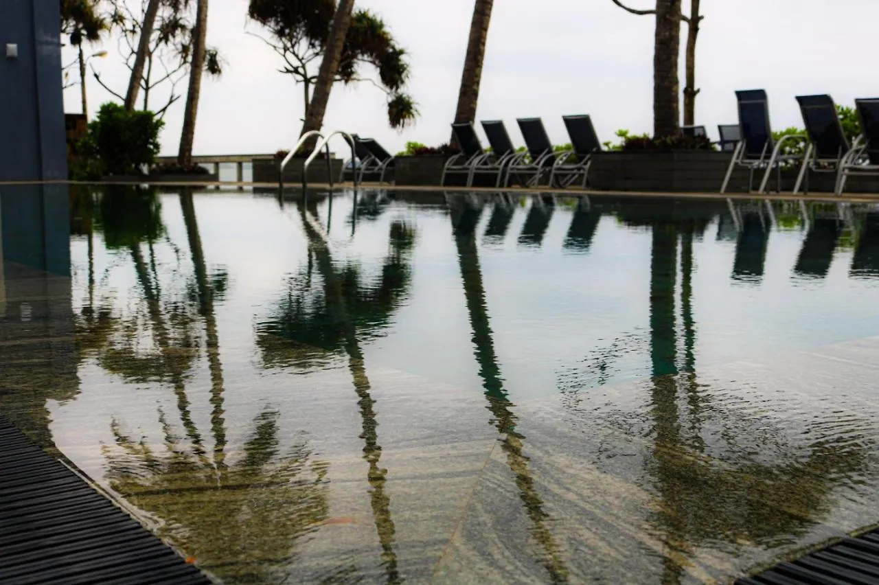 Earl'S Regent Negombo Hotel