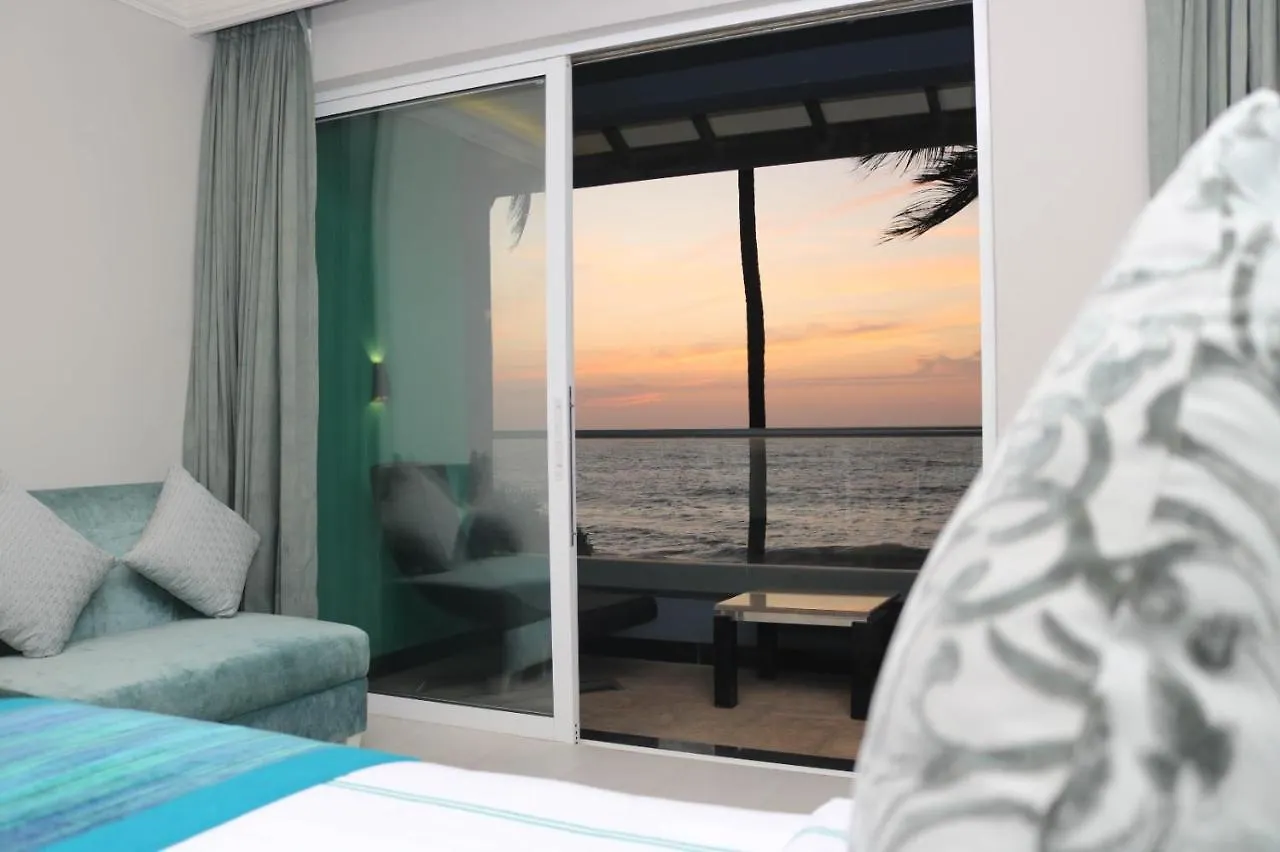 Earl'S Regent Negombo Hotel