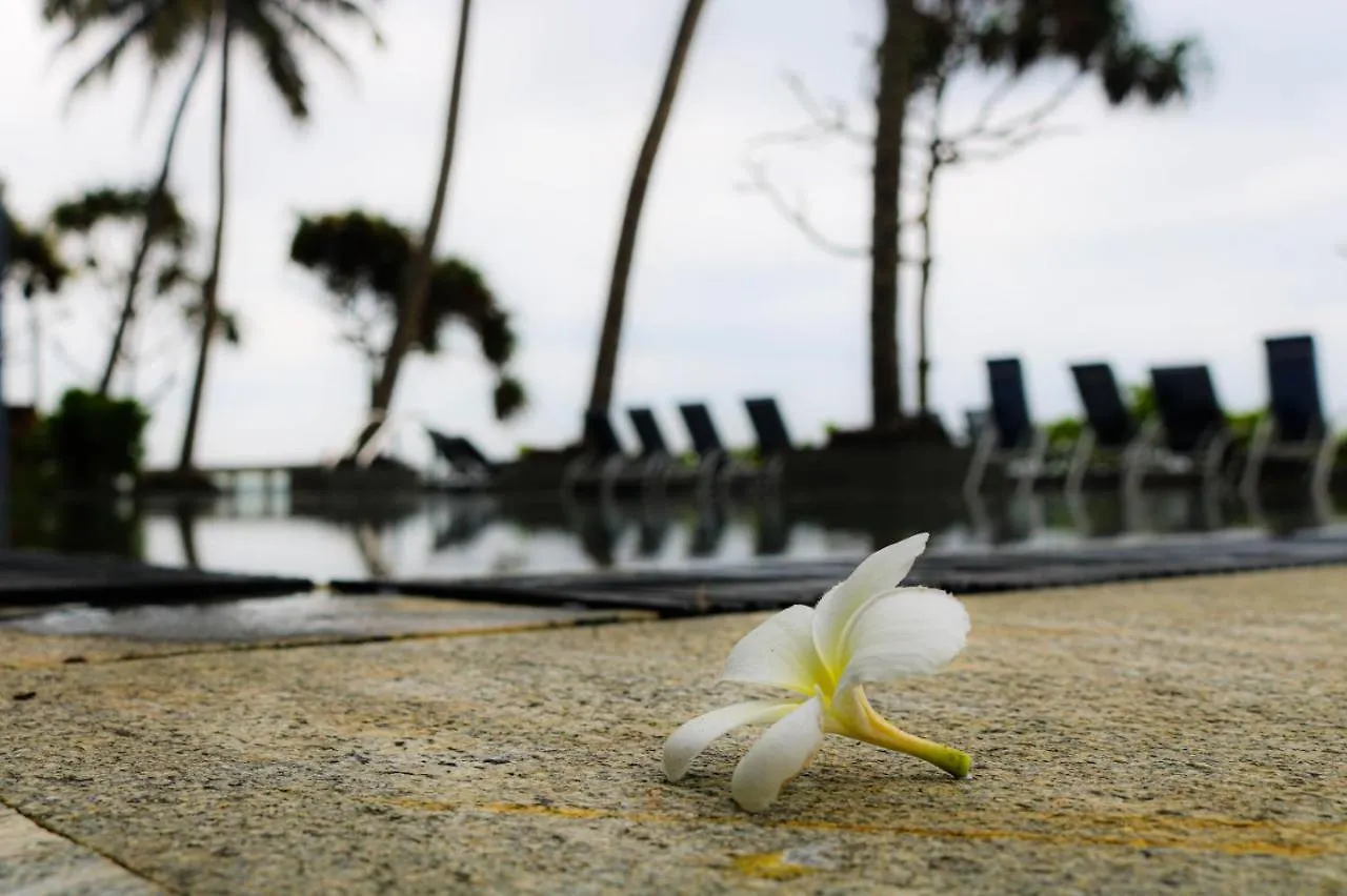 Earl'S Regent Negombo Hotel 4*,