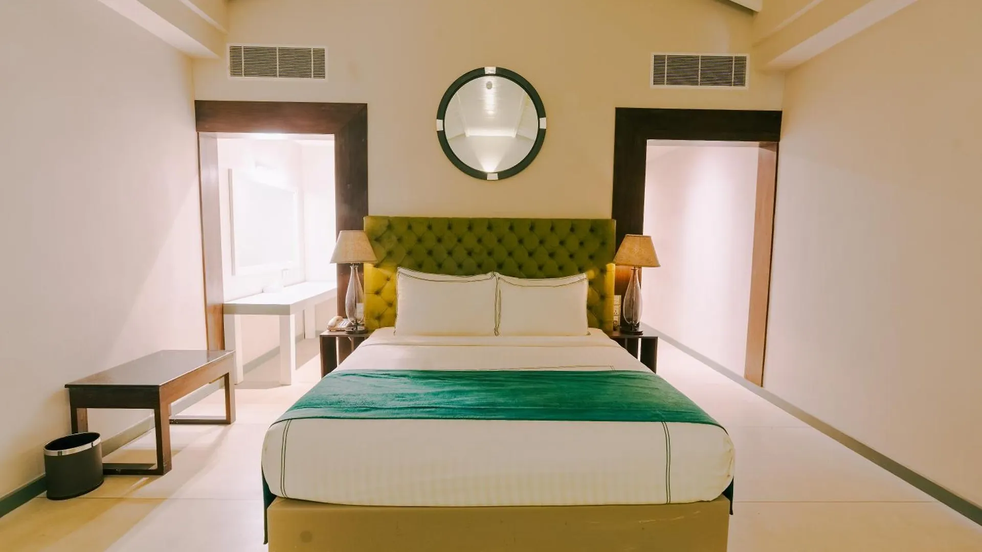 Earl'S Regent Negombo Hotel